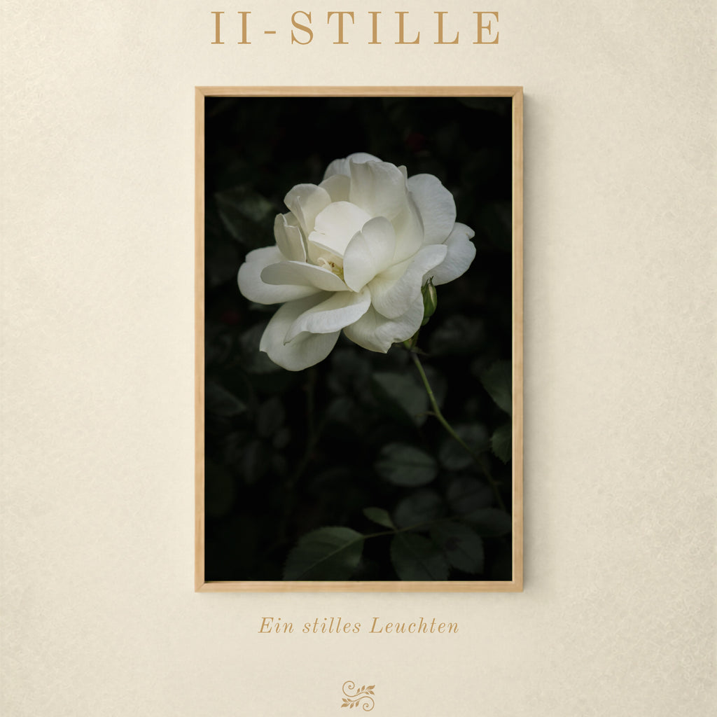 II - Stille | Premium Leinwand – 40 × 60 cm